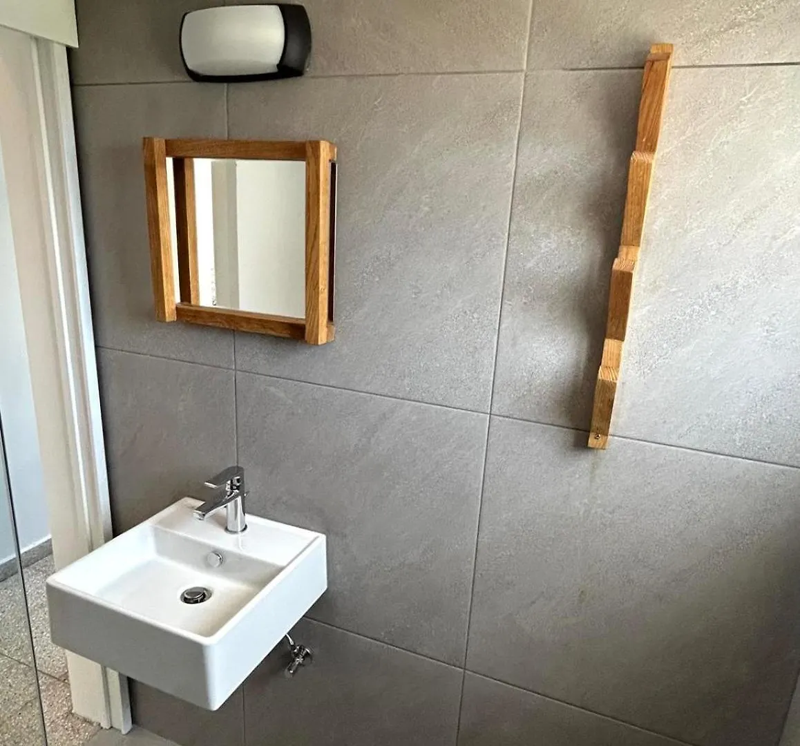 Teak Charm Apartment Larnaca