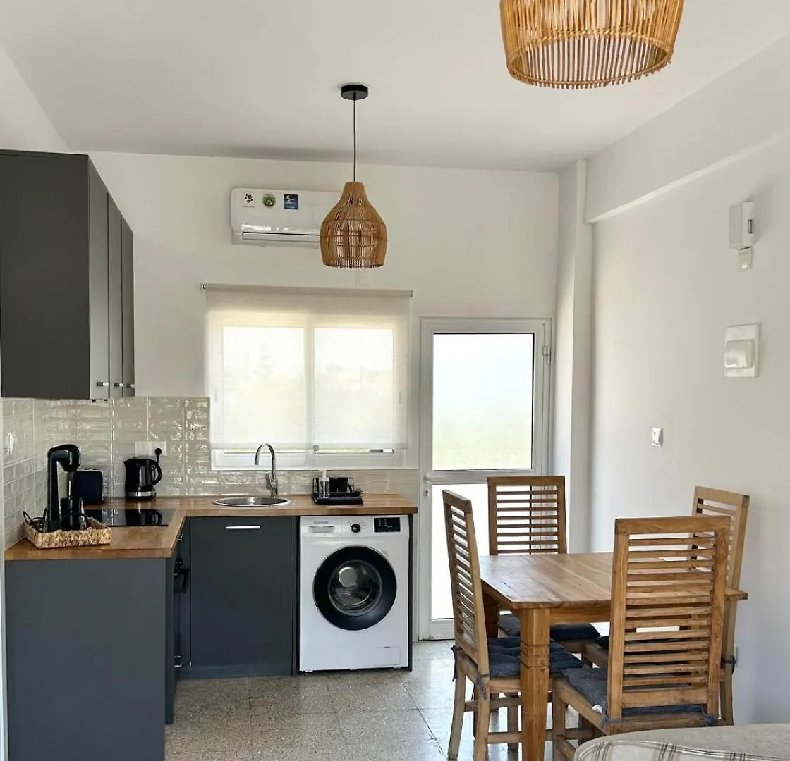Teak Charm Apartment Larnaca